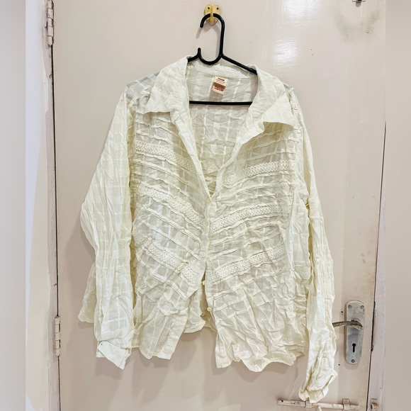 White very beautiful shirt - Picture 4 of 11